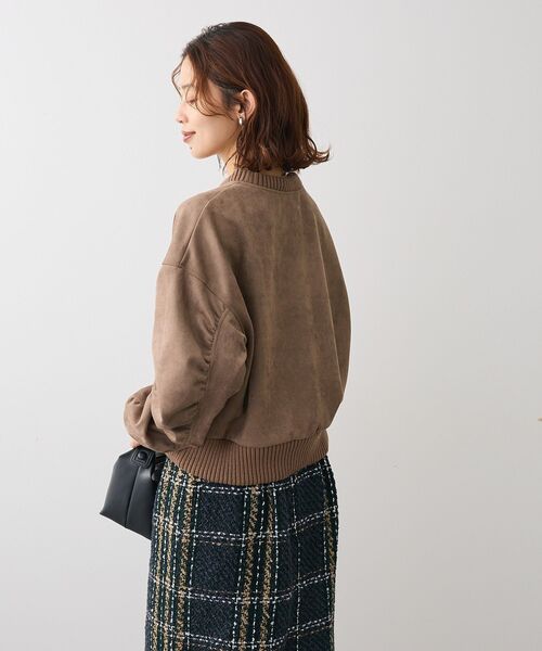 ELENCARE DUE（エレンカーレデュエ）の「・ELENCARE DUE スエードポンチプルオーバー（Tシャツ/カットソー・レディース・チャコールグレー/アイボリー/ブラウン/ボルドー・FREE）」の10枚目の写真