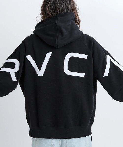 RVCA(ルーカ)の「RVCA メンズ ARCH BACK SIDE ZIP HD パーカー 【2025年秋冬モデル】/ルーカバックロゴジップアップパーカー・フーディー(パーカー・メンズ・グリーン系その他/ピンク系その他/ブラック/オフホワイト・X-LARGE/LARGE/MEDIUM/SMALL)」の2枚目の写真