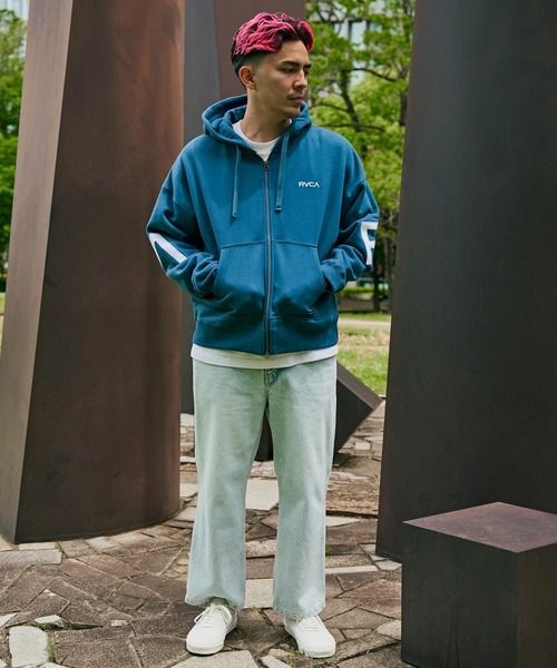 RVCA(ルーカ)の「RVCA メンズ ARCH BACK SIDE ZIP HD パーカー 【2025年秋冬モデル】/ルーカバックロゴジップアップパーカー・フーディー(パーカー・メンズ・グリーン系その他/ピンク系その他/ブラック/オフホワイト・X-LARGE/LARGE/MEDIUM/SMALL)」の15枚目の写真