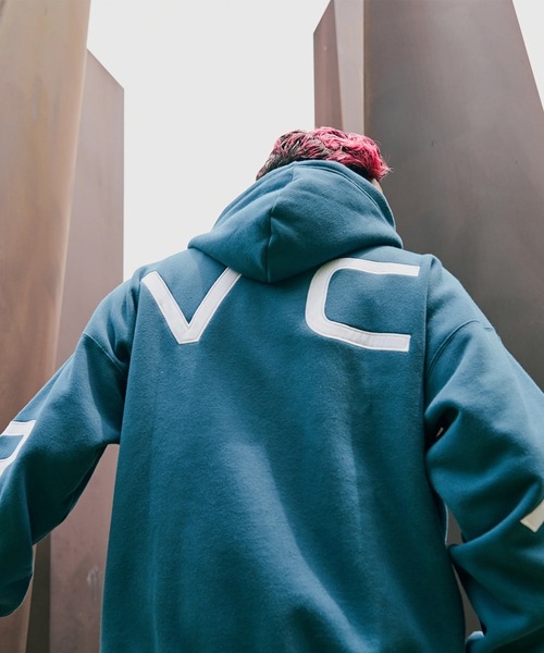 RVCA(ルーカ)の「RVCA メンズ ARCH BACK SIDE ZIP HD パーカー 【2025年秋冬モデル】/ルーカバックロゴジップアップパーカー・フーディー(パーカー・メンズ・グリーン系その他/ピンク系その他/ブラック/オフホワイト・X-LARGE/LARGE/MEDIUM/SMALL)」の14枚目の写真