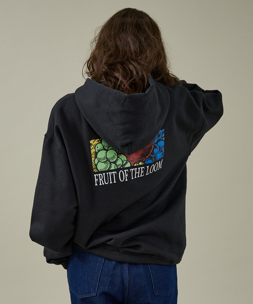 FRUIT OF THE LOOM（フルーツオブザルーム）の「【FRUIT OF THE LOOM】PRINT HOODIE2/プリントフーディ/ユニセックス【WEB限定】（パーカー・メンズ・グレー/ブラック・M/L/XL）」の6枚目の写真