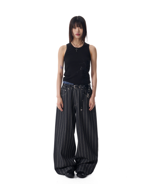 AAKAM(アーカム)の「Thorn Patch Sleeveless (Black)(Tシャツ/カットソー・レディース・その他・1/2)」の6枚目の写真