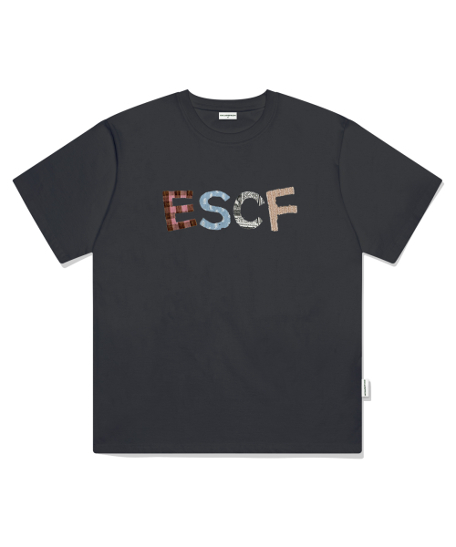 ESCAPEFROM(エスケープフロム)の「パッチヴィンテージロゴプリントオーバーフィット半袖チャコール(Tシャツ/カットソー・レディース・その他・SMALL/MEDIUM/LARGE)」の1枚目の写真