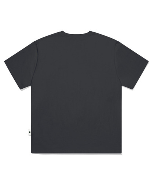 ESCAPEFROM(エスケープフロム)の「パッチヴィンテージロゴプリントオーバーフィット半袖チャコール(Tシャツ/カットソー・レディース・その他・SMALL/MEDIUM/LARGE)」の3枚目の写真