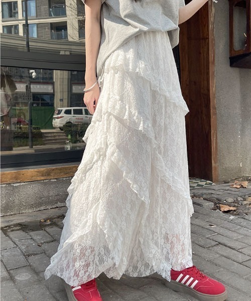 VIBGYOR Women（ヴィブジョー　ウィメン）の「【Mayree】花柄 総レース アシンメトリーデザイン ロング丈 スカート（スカート・レディース・ホワイト・SMALL/MEDIUM/LARGE）」の3枚目の写真