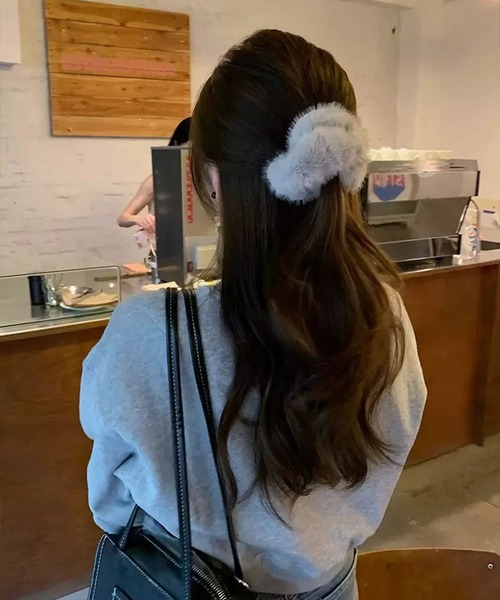 WESTSEA（ウエストシー）の「もこもこ フェイクファー シュシュ（シュシュ・レディース・ブラック/オフホワイト/グレー・FREE）」の3枚目の写真