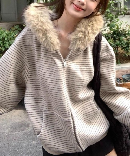 セール】【秋冬新作】ファー付きボーダーニットパーカー（パーカー