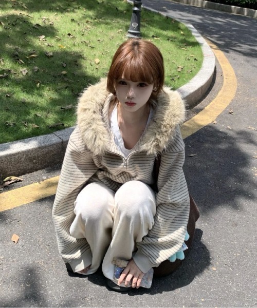 セール】【秋冬新作】ファー付きボーダーニットパーカー（パーカー