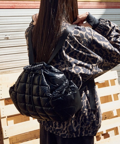 NIKE（ナイキ）の「ナイキ スポーツウェア パフル バックパック (9L) / Nike Sportswear Puffle Backpack (9L) HQ6693-010 Black（バックパック/リュック・メンズ・ブラック・ONE SIZE）」の3枚目の写真