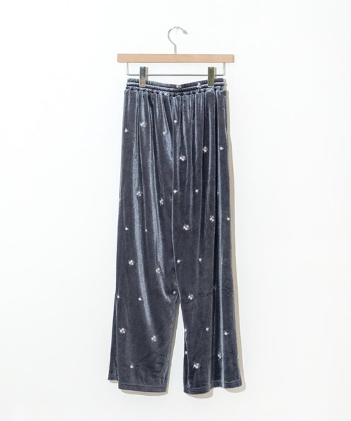 flower（フラワー）の「ベロアエンブロイダリーパンツ2（その他パンツ・レディース・ブラック/グレー・FREE）」の11枚目の写真