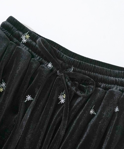 flower（フラワー）の「ベロアエンブロイダリーパンツ2（その他パンツ・レディース・ブラック/グレー・FREE）」の19枚目の写真