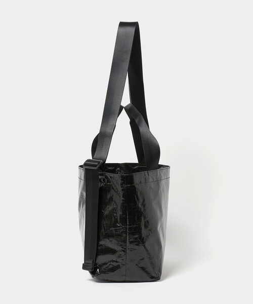 UNITED ARROWS & SONS by DAISUKE OBANA(ユナイテッドアローズアンドサンズバイダイスケオバナ)の「<OUTDOOR PRODUCTS × D.O UNITED ARROWS BY DAISUKE OBANA>2LYR TOTE M/トートバッグ(トートバッグ・メンズ・ブラック・FREE)」の2枚目の写真