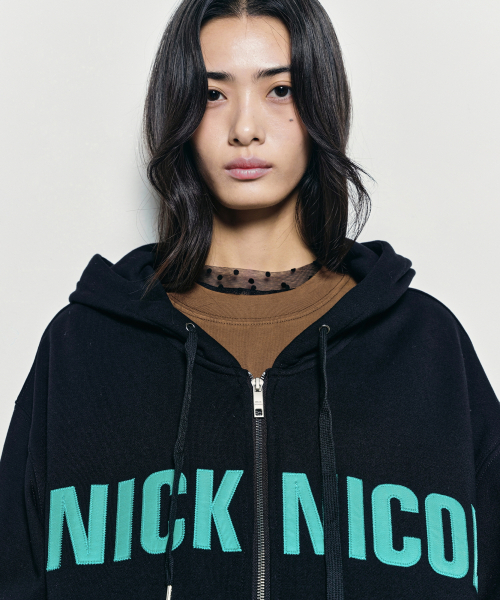 NICK&NICOLE(ニックアンドニコール)の「NICOLE PATCH WARM HOOD ZIP UP_BLACK(パーカー・レディース・その他・MEDIUM/LARGE)」の2枚目の写真