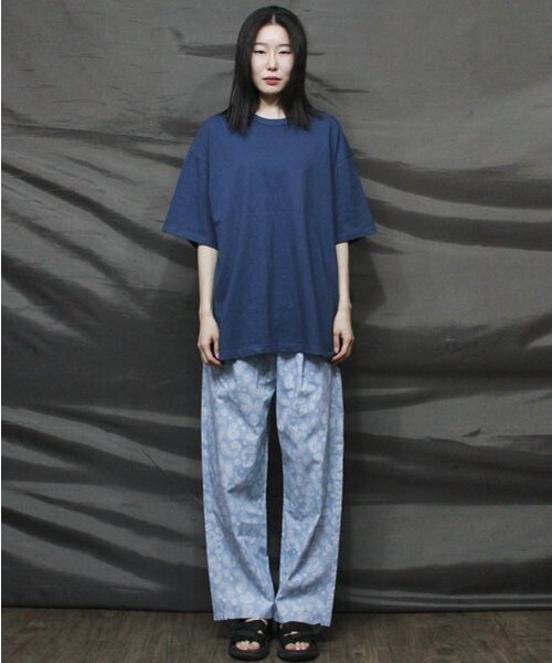 DEMARC(ドゥマーク)の「ペイズリー ワイドフィット バンディングパンツ スカイブルー(その他パンツ・レディース・その他・MEDIUM/LARGE)」の2枚目の写真