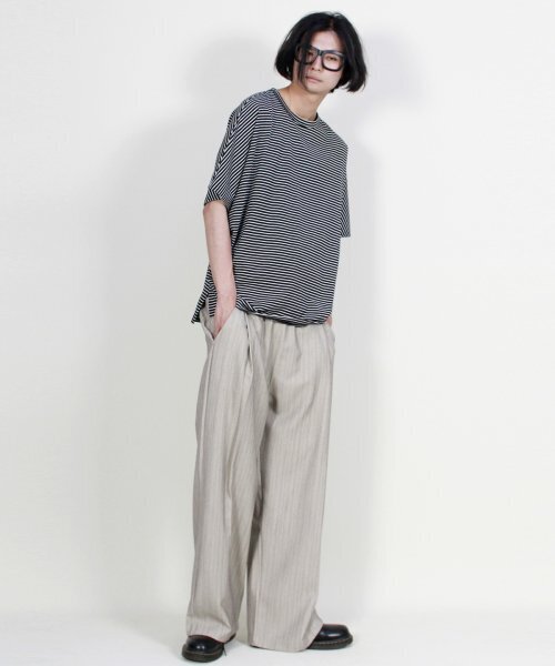 DEMARC(ドゥマーク)の「ストライプワイドツーピンタックパンツベージュ(その他パンツ・メンズ・その他・MEDIUM/LARGE)」の4枚目の写真