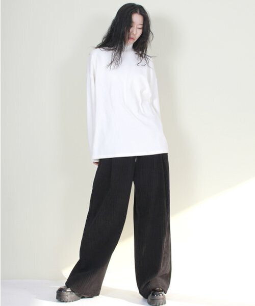 DEMARC(ドゥマーク)の「ワイドフィットコーデュロイワンタックバンディングパンツブラック(その他パンツ・レディース・その他・MEDIUM/LARGE)」の1枚目の写真