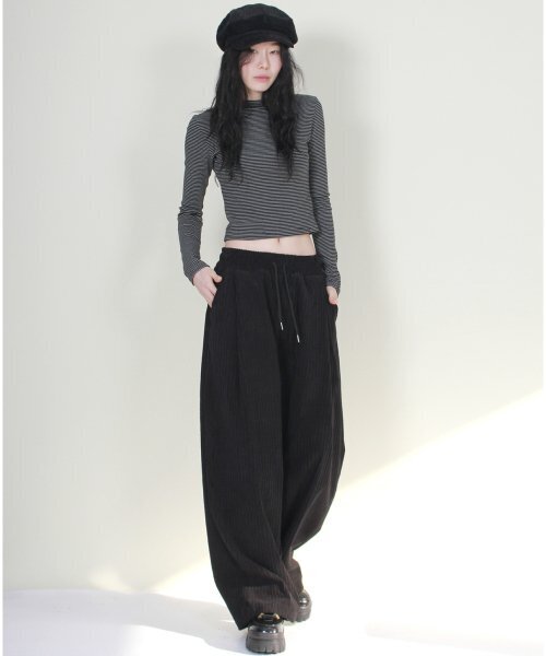 DEMARC(ドゥマーク)の「ワイドフィットコーデュロイワンタックバンディングパンツブラック(その他パンツ・レディース・その他・MEDIUM/LARGE)」の9枚目の写真