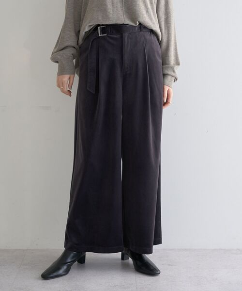 YECCA VECCA(イェッカヴェッカ)の「ベルテッドカルゼ起毛ワイドパンツ(その他パンツ・レディース・アイボリー/グレイッシュベージュ/チャコールグレー・FREE)」の16枚目の写真