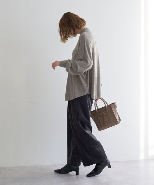 YECCA VECCA(イェッカヴェッカ)の「ベルテッドカルゼ起毛ワイドパンツ(その他パンツ・レディース・アイボリー/グレイッシュベージュ/チャコールグレー・FREE)」の19枚目の写真