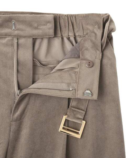 YECCA VECCA(イェッカヴェッカ)の「ベルテッドカルゼ起毛ワイドパンツ(その他パンツ・レディース・アイボリー/グレイッシュベージュ/チャコールグレー・FREE)」の8枚目の写真