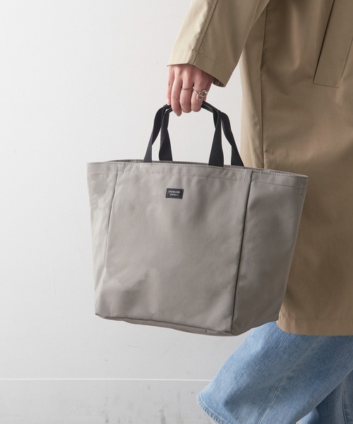 STANDARD SUPPLY（スタンダードサプライ）の「【STANDARD SUPPLY】B TOTE S/ビートート S/トートバッグ（トートバッグ・レディース・ブラック/ベージュ/グレー・FREE）」の6枚目の写真