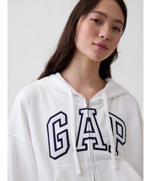 GAP(ギャップ)の「オーバーサイズ GAPロゴ フレンチテリー ジップアップパーカー(パーカー・レディース・ブラック/オフホワイト/グレー/イエロー/ピンク/ブルー・XS/S/M/L/XL/XXS)」の7枚目の写真