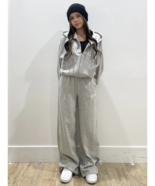 GAP(ギャップ)の「オーバーサイズ GAPロゴ フレンチテリー ジップアップパーカー(パーカー・レディース・ブラック/オフホワイト/グレー/イエロー/ピンク/ブルー・XS/S/M/L/XL/XXS)」の21枚目の写真