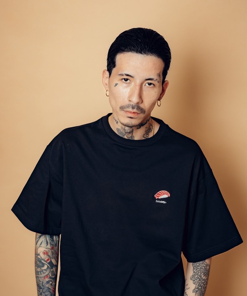 Subciety（サブサエティ）の「Embroidery sushi tee（Tシャツ/カットソー・メンズ・B/F/A/C/D/E・SMALL/MEDIUM/LARGE/X-LARGE/XX-LARGE）」の3枚目の写真