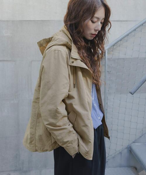 URBAN RESEARCH Sonny Label（アーバンリサーチサニーレーベル）の「多機能マウンテンパーカー（ナイロンジャケット・レディース・オフホワイト/ベージュ/ネイビー・FREE）」の2枚目の写真
