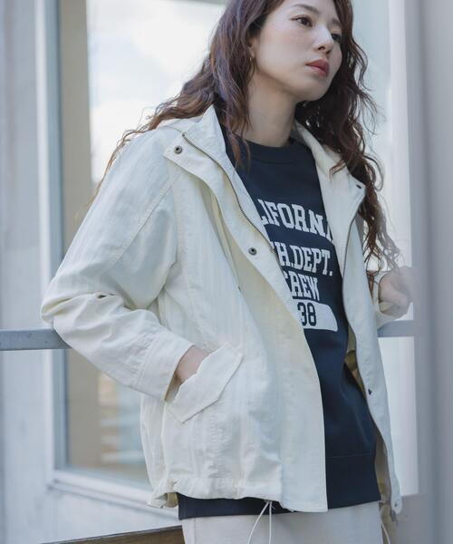 URBAN RESEARCH Sonny Label（アーバンリサーチサニーレーベル）の「多機能マウンテンパーカー（ナイロンジャケット・レディース・オフホワイト/ベージュ/ネイビー・FREE）」の4枚目の写真