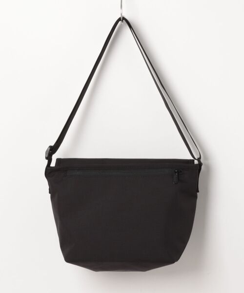 Manhattan Portage（マンハッタンポーテージ）の「NYLON MESSENGER BAG JR (SM) BP W/DIV MGNT 500D CORDURA DPL（メッセンジャーバッグ・レディース・ブラック・SMALL）」の18枚目の写真