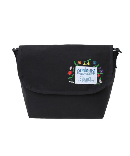 Manhattan Portage（マンハッタンポーテージ）の「NYLON MESSENGER BAG JR (SM) BP W/DIV MGNT 500D CORDURA DPL（メッセンジャーバッグ・レディース・ブラック・SMALL）」の2枚目の写真