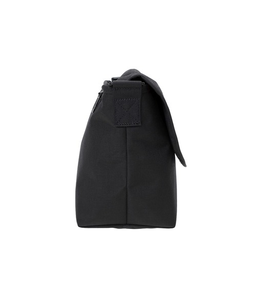 Manhattan Portage（マンハッタンポーテージ）の「NYLON MESSENGER BAG JR (SM) BP W/DIV MGNT 500D CORDURA DPL（メッセンジャーバッグ・レディース・ブラック・SMALL）」の3枚目の写真