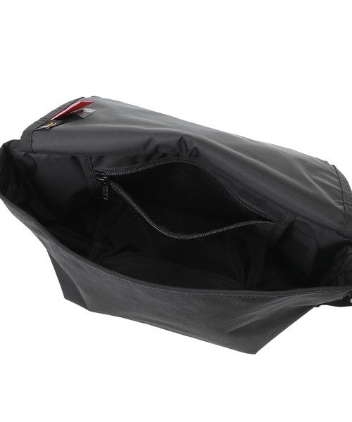 Manhattan Portage（マンハッタンポーテージ）の「NYLON MESSENGER BAG JR (SM) BP W/DIV MGNT 500D CORDURA DPL（メッセンジャーバッグ・レディース・ブラック・SMALL）」の8枚目の写真