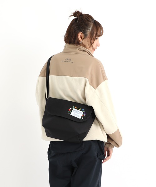 Manhattan Portage（マンハッタンポーテージ）の「NYLON MESSENGER BAG JR (SM) BP W/DIV MGNT 500D CORDURA DPL（メッセンジャーバッグ・レディース・ブラック・SMALL）」の13枚目の写真