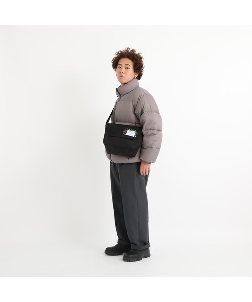 Manhattan Portage（マンハッタンポーテージ）の「NYLON MESSENGER BAG JR (SM) BP W/DIV MGNT 500D CORDURA DPL（メッセンジャーバッグ・レディース・ブラック・SMALL）」の15枚目の写真