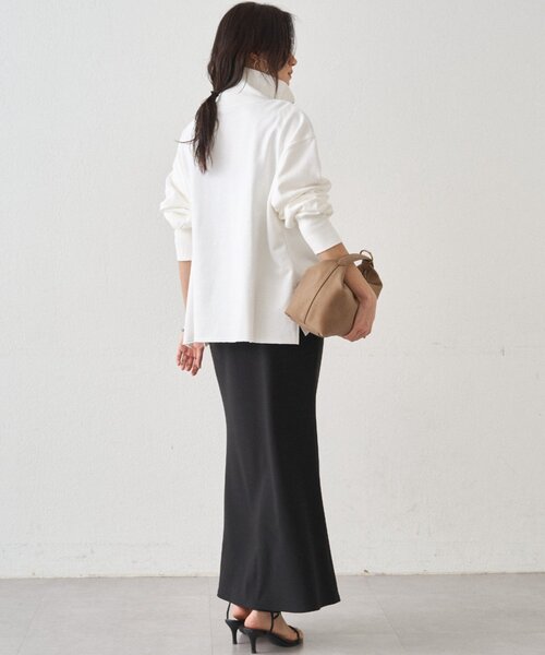 LOUNGEDRESS（ラウンジドレス）の「ハーフZIPプルオーバー（スウェット・レディース・ライトグレー/オフホワイト・FREE）」の6枚目の写真