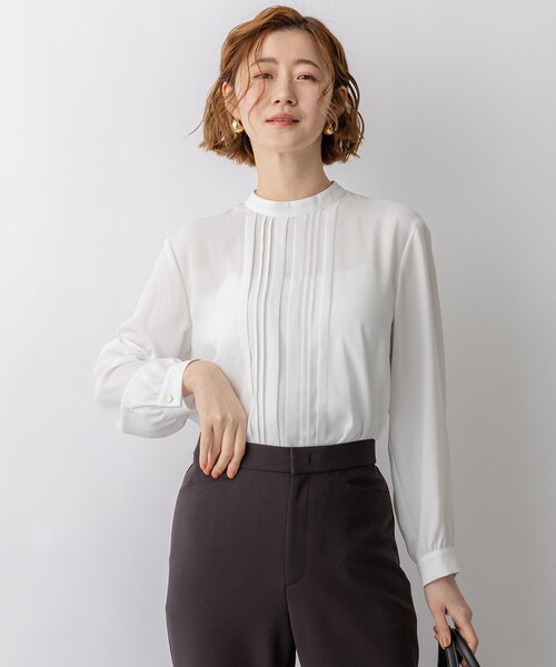 23区 L(ニジュウサンクオオキイサイズ)の「バックサテンアムンゼン フロントタックブラウス(シャツ/ブラウス・レディース・ホワイト系/スカイブルー系/ベージュ系・44/46/48/50)」の1枚目の写真
