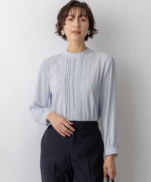 23区 L(ニジュウサンクオオキイサイズ)の「バックサテンアムンゼン フロントタックブラウス(シャツ/ブラウス・レディース・ホワイト系/スカイブルー系/ベージュ系・44/46/48/50)」の3枚目の写真