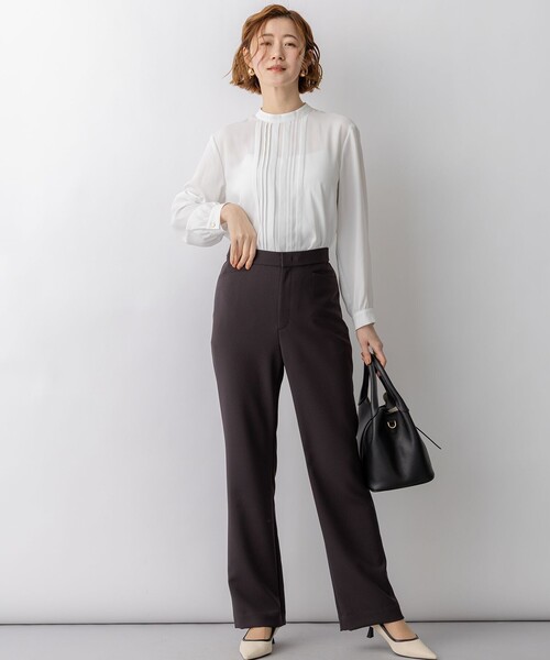 23区 L(ニジュウサンクオオキイサイズ)の「バックサテンアムンゼン フロントタックブラウス(シャツ/ブラウス・レディース・ホワイト系/スカイブルー系/ベージュ系・44/46/48/50)」の4枚目の写真