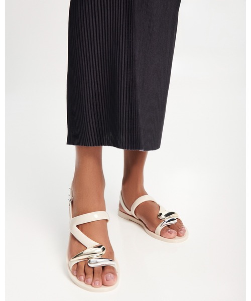 melissa(メリッサ)の「MELISSA IRIS SANDAL AD(サンダル・レディース・ライトベージュ/ブラウン・35-36/39/38/37)」の4枚目の写真