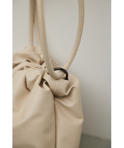 STYLEMIXER（スタイルミキサー）の「2WAYフラッフィーバッグ（ハンドバッグ・レディース・ブラック/ライトベージュ/シルバー・FREE）」の12枚目の写真