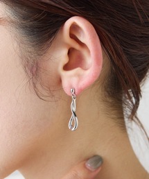 PAPILLONNER（パピヨネ）の「PAPILLONNER/ツイストドロップピアス（ピアス（両耳用））」