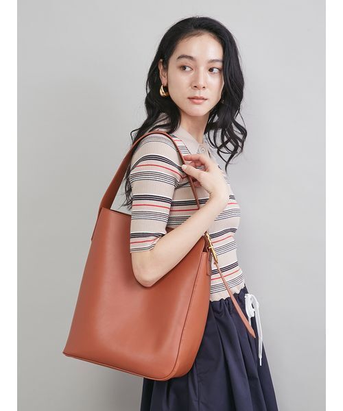 Mila Owen(ミラオーウェン)の「バックルモチーフバケットバッグ(ショルダーバッグ・レディース・キャメル/ブラック/マルチ・F)」の21枚目の写真