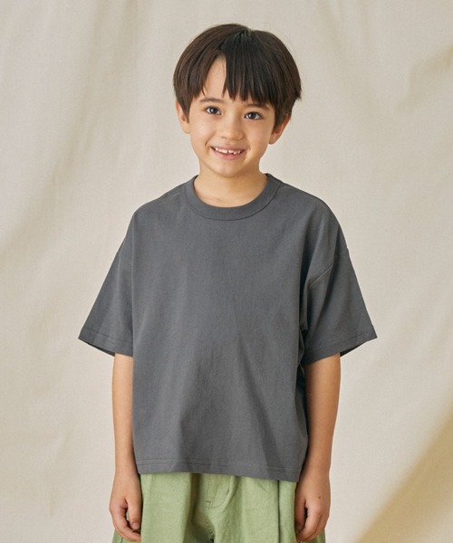 FOV(フォブ)の「フォブ PLAIN Tシャツ(Tシャツ/カットソー・キッズ・ホワイト/ベージュ系その他/ピンク/チャコールグレー/サックスブルー/ブラック・S/M/L/XL)」の2枚目の写真