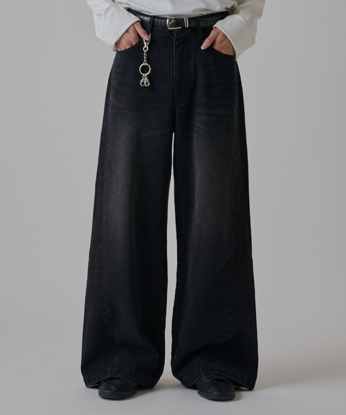 Lui's(ルイス)の「ワイドフィットデニムパンツ(デニムパンツ・メンズ・ブラック系その他2/インディゴブルー/ブラウン・30/34/32)」の1枚目の写真