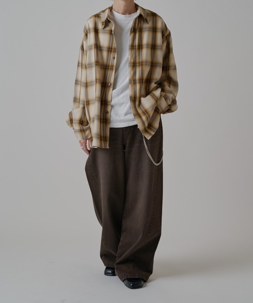 Lui's(ルイス)の「ワイドフィットデニムパンツ(デニムパンツ・メンズ・ブラック系その他2/インディゴブルー/ブラウン・30/34/32)」の16枚目の写真