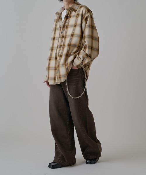 Lui's(ルイス)の「ワイドフィットデニムパンツ(デニムパンツ・メンズ・ブラック系その他2/インディゴブルー/ブラウン・30/34/32)」の17枚目の写真