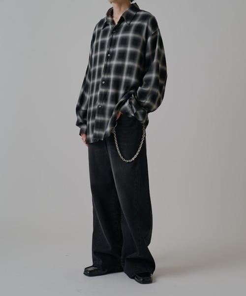 Lui's(ルイス)の「ワイドフィットデニムパンツ(デニムパンツ・メンズ・ブラック系その他2/インディゴブルー/ブラウン・30/34/32)」の9枚目の写真