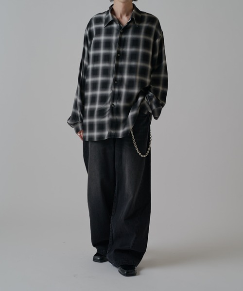 Lui's(ルイス)の「ワイドフィットデニムパンツ(デニムパンツ・メンズ・ブラック系その他2/インディゴブルー/ブラウン・30/34/32)」の10枚目の写真